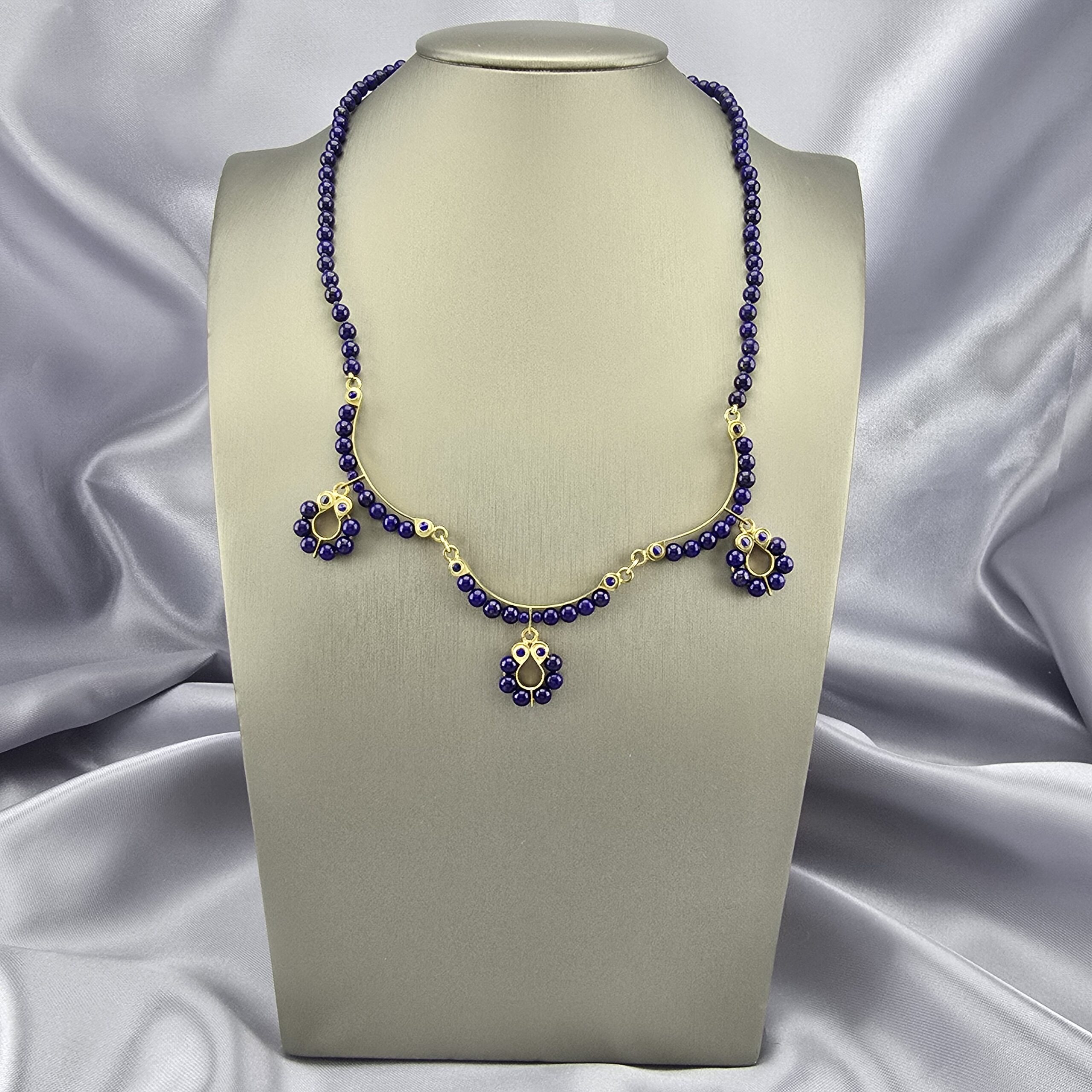 Collar de Lapislázuli y Oro 18k con Detalle Facetado