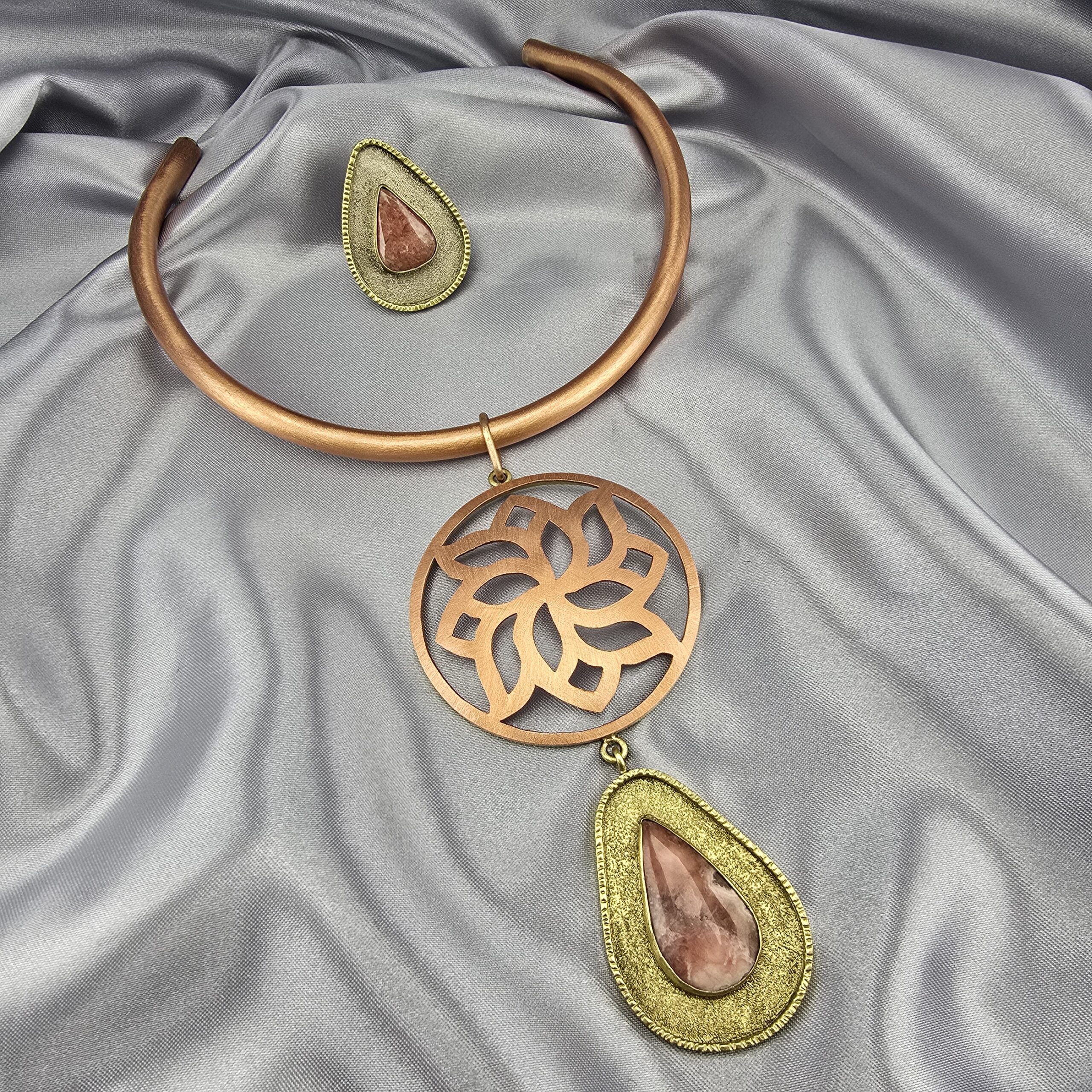 Collar de Cobre, Bronce y Rodocrosita