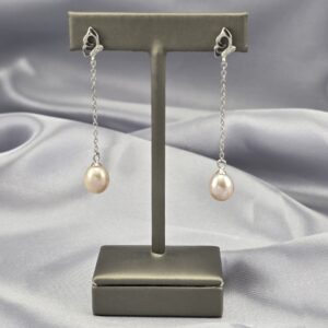 Aros Colgantes Mariposa – Plata Rodinada y Perla Rosada