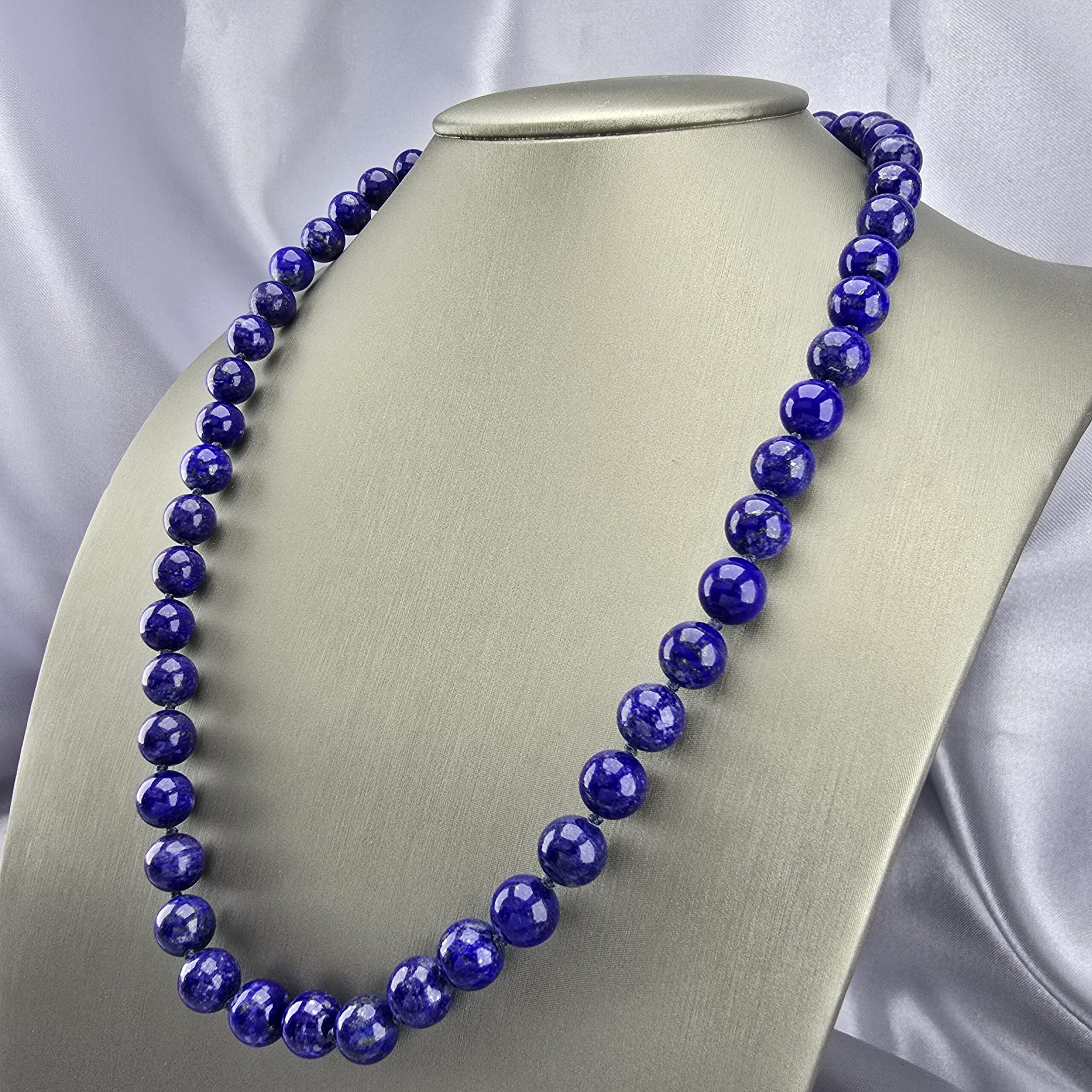 Collar de Bolitas de Lapislázuli con Broche de Timón - Imagen 4