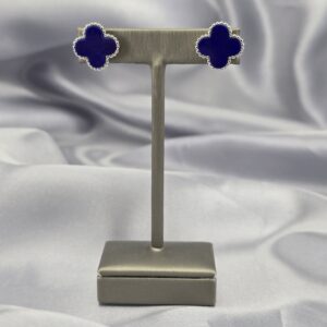 Aros Cuatro Pétalos – Plata con Baño de Rodio y Lapislázuli