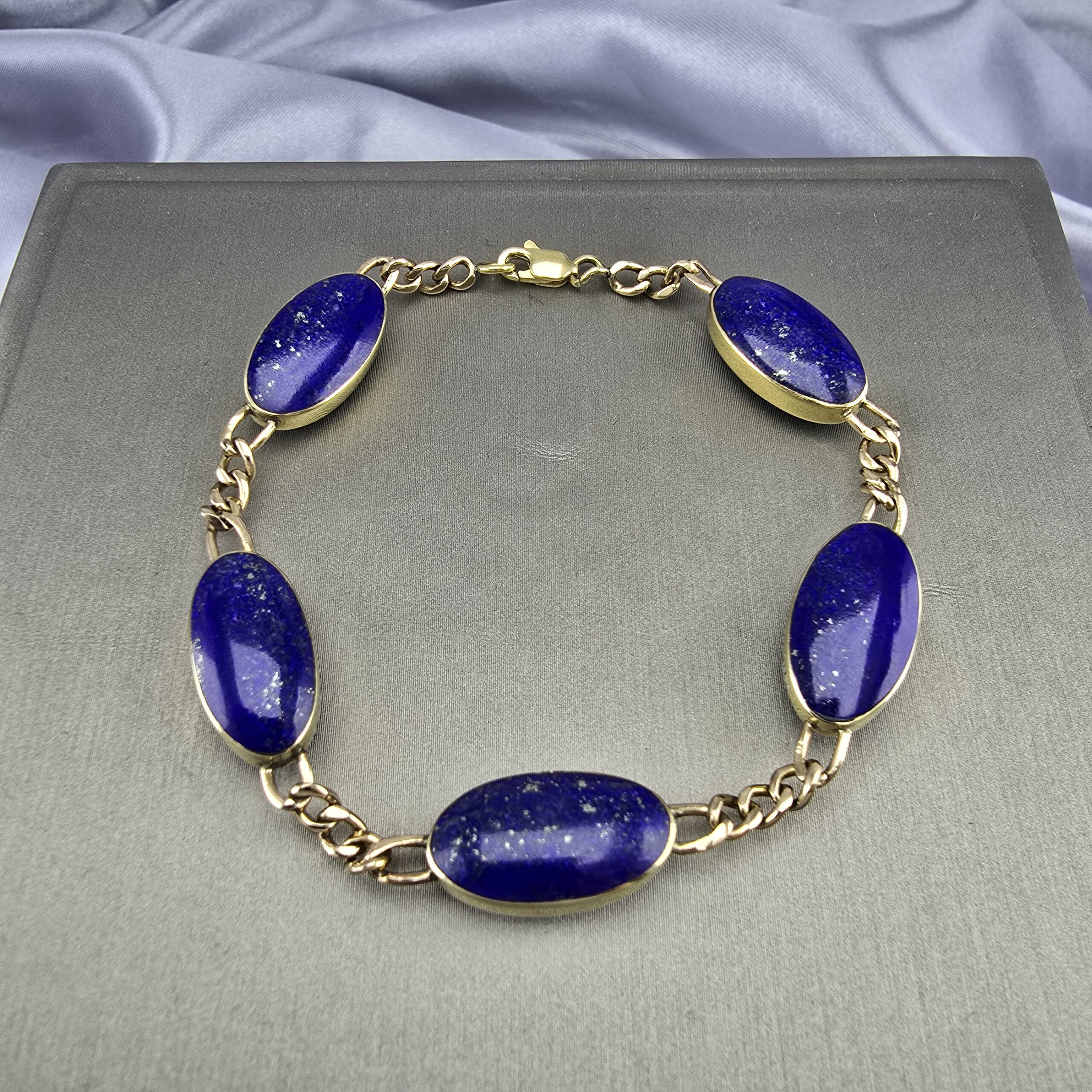 Pulsera Eslabones Ovalados – Oro 18K y Lapislázuli - Imagen 3