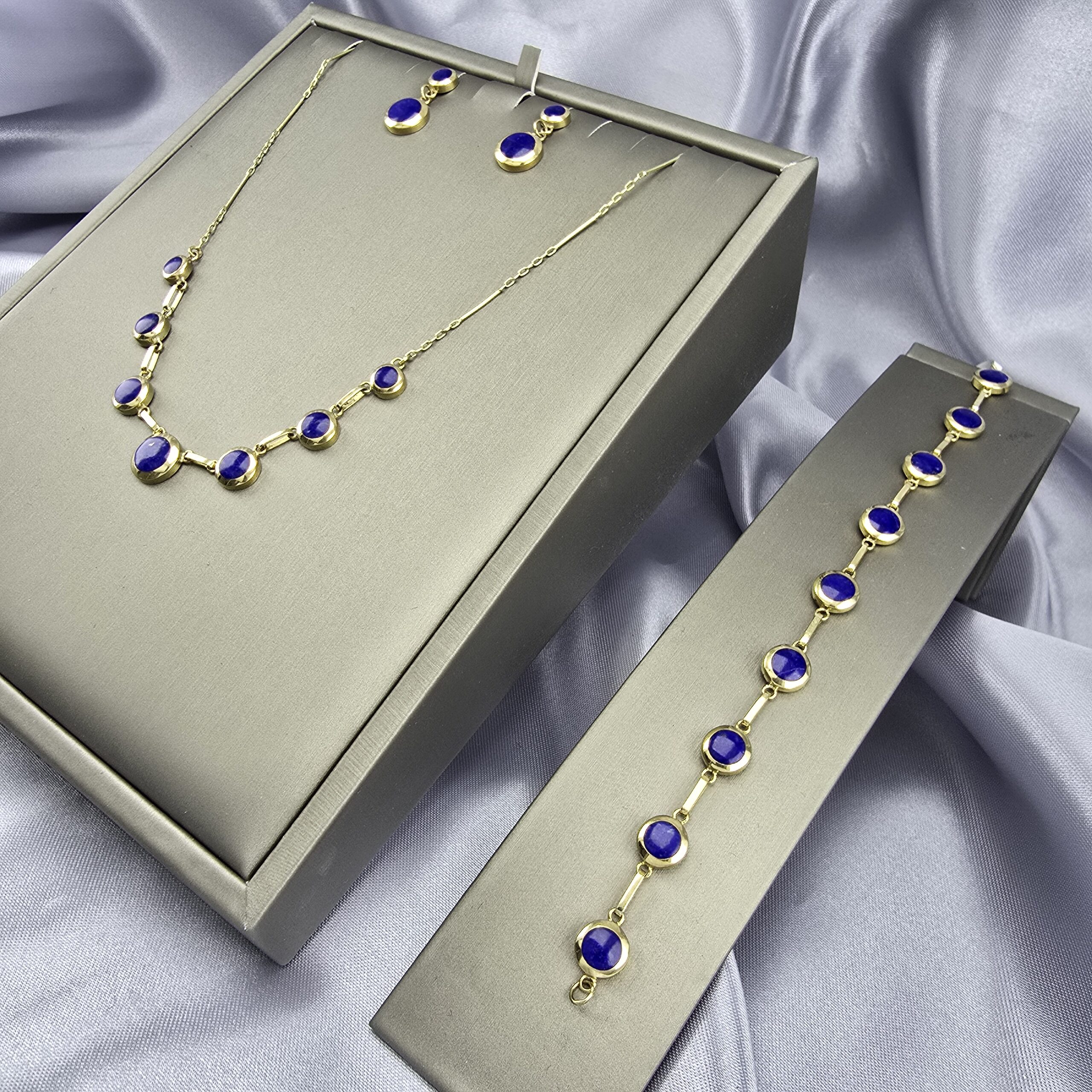 Conjunto Bisel – Oro 18K y Lapislázuli - Imagen 3
