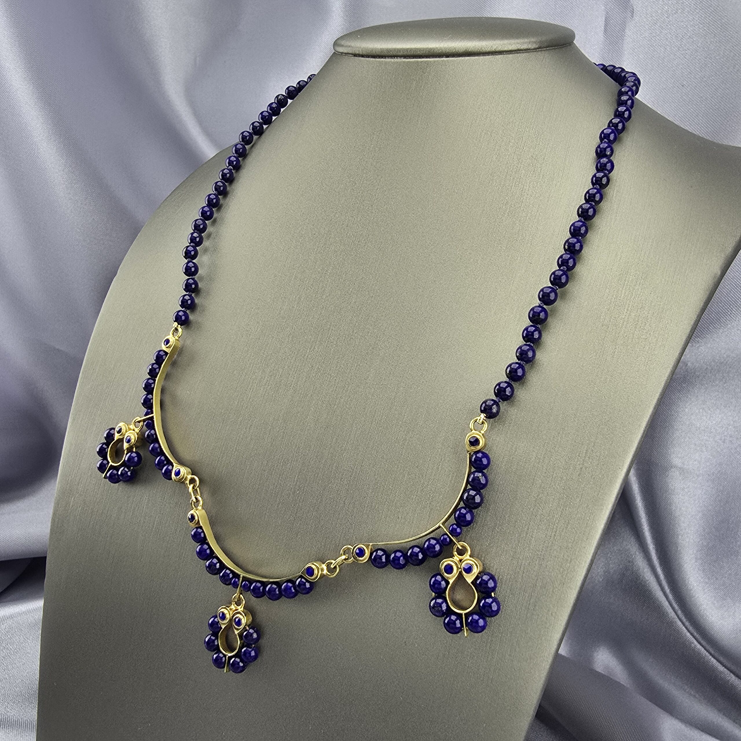 Collar de Lapislázuli y Oro 18k con Detalle Facetado - Imagen 2