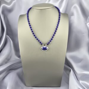 Collar Amuleto Real: Lapislázuli con Medallón Oval en Plata